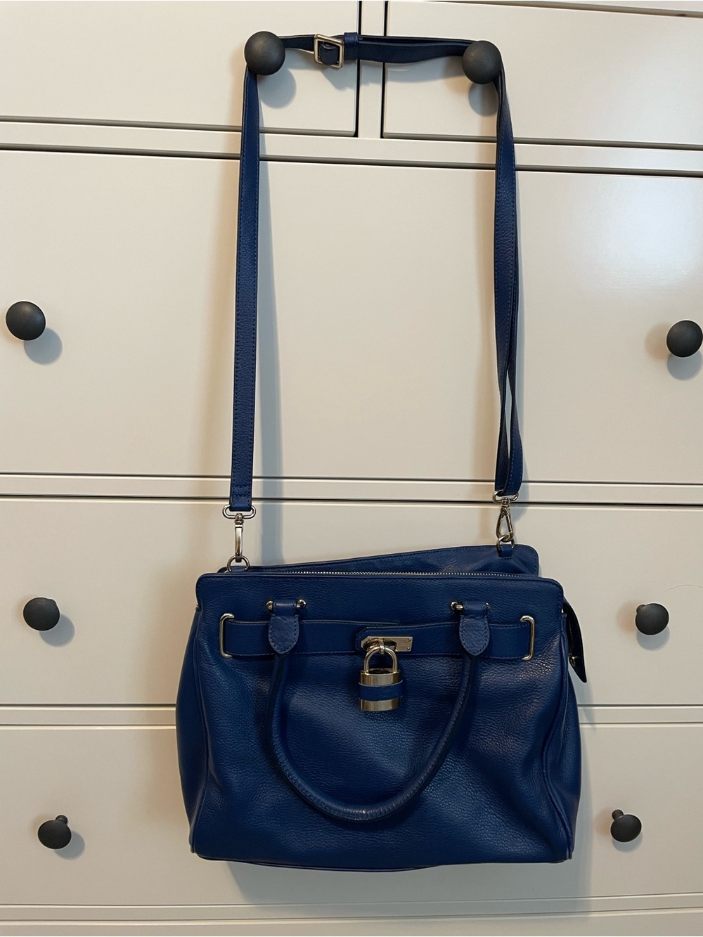 Danier Blue Leather Handbag with Padlock Accent - Picture 3 of 5